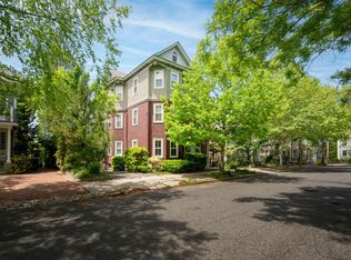 126 Congdon St, Providence, RI 02906