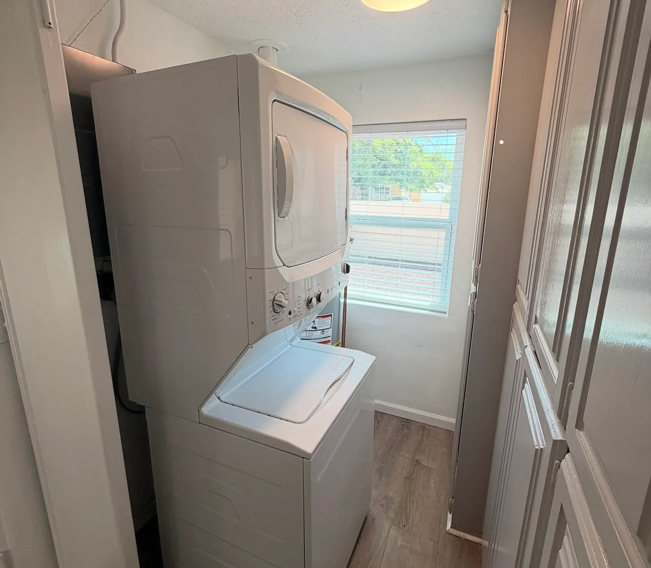3 bed, 1404 sqft, $2,000 — Photo 3