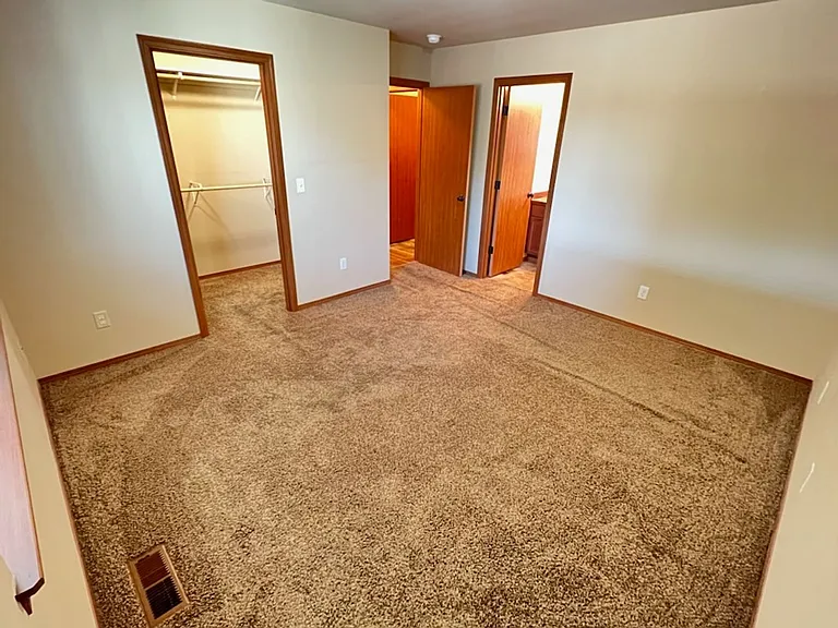 2525 NE Noble Loop — Photo 12