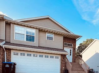 2058 Northland Cir, Coralville, IA 52241