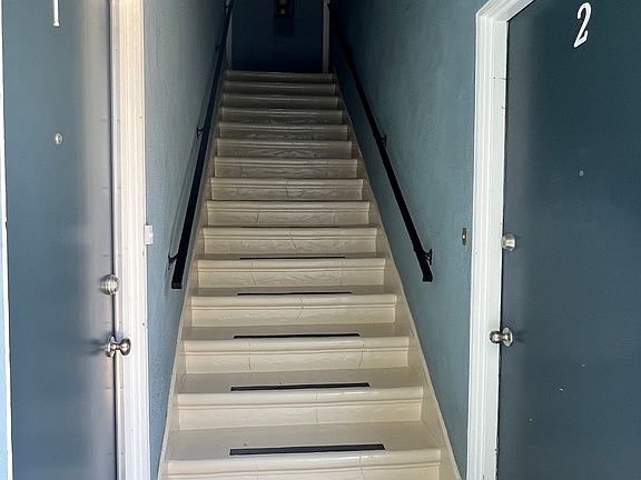 Upstairs apt