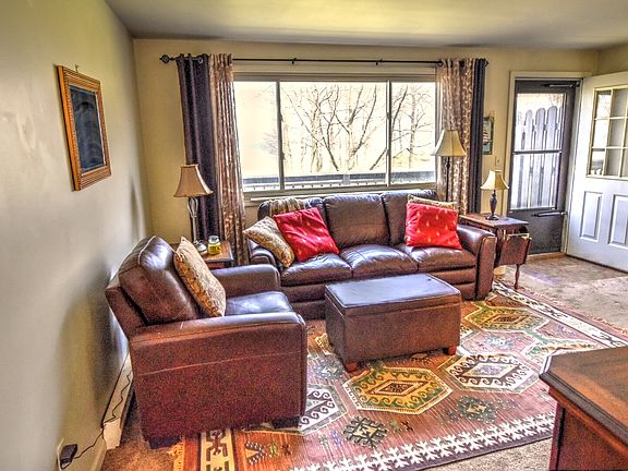 3rd image of 506 Edgewater Dr