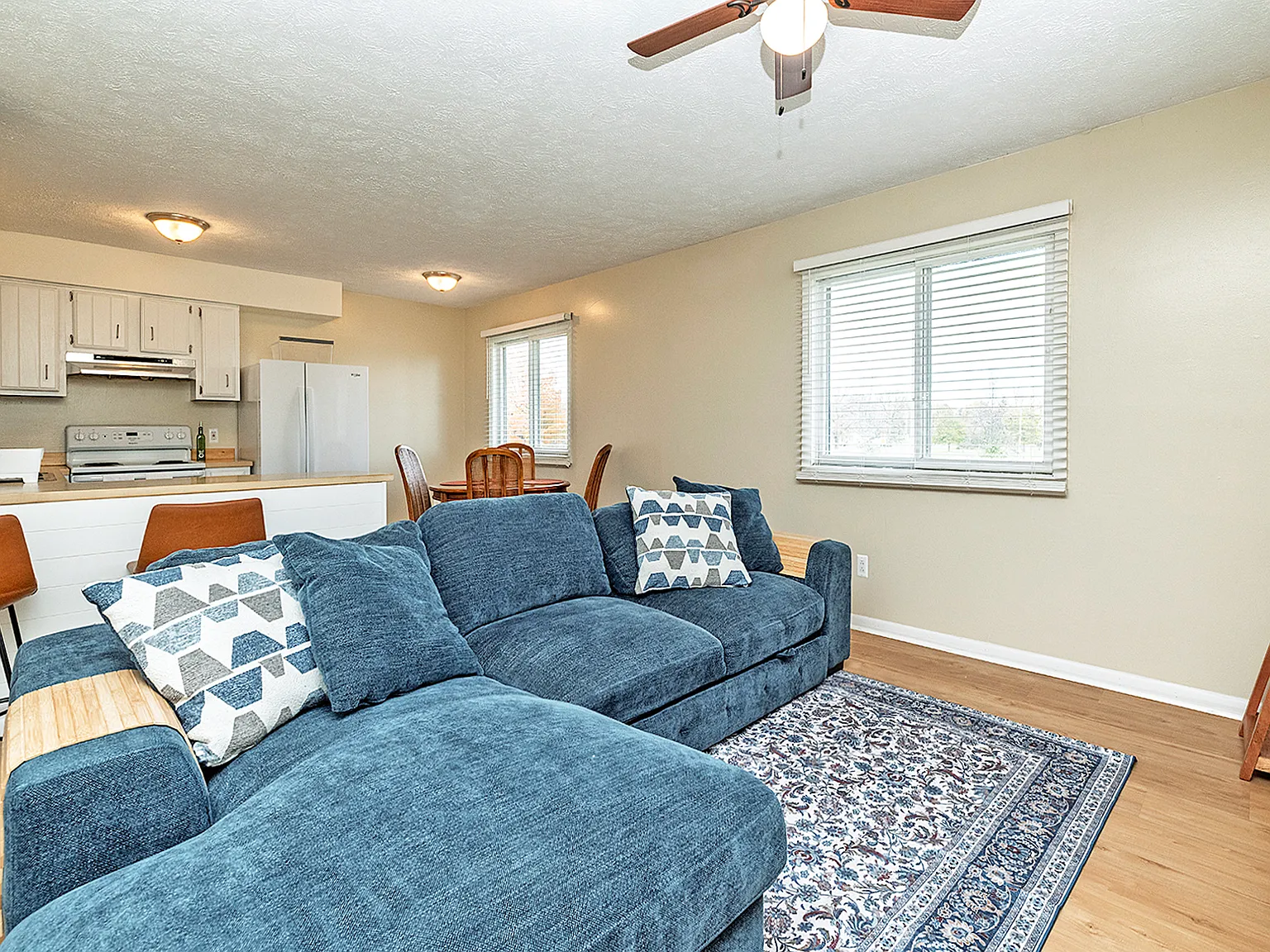 3 bed, 1488 sqft, $2,500 — Photo 3