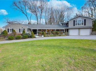 2 Mill River Rd, Setauket, NY 11733