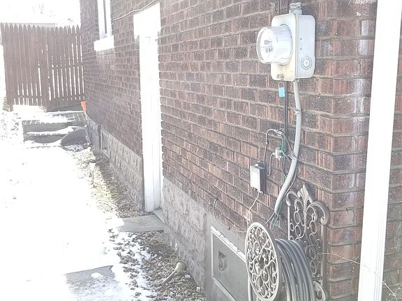 Handy side door and gate