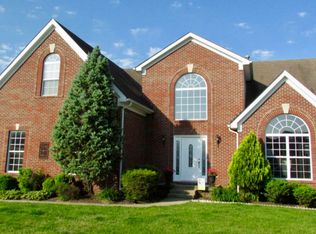 16422 Snaffel Bit Ct, Louisville, KY 40245