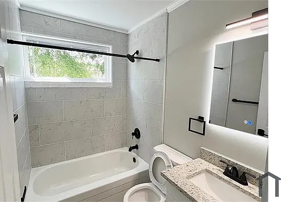 2 bed, 1000 sqft, $1,395 — Photo 2