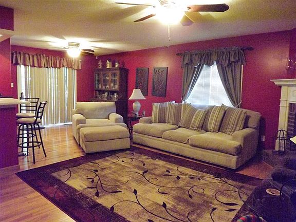 4th image of 266 Augustine Dr