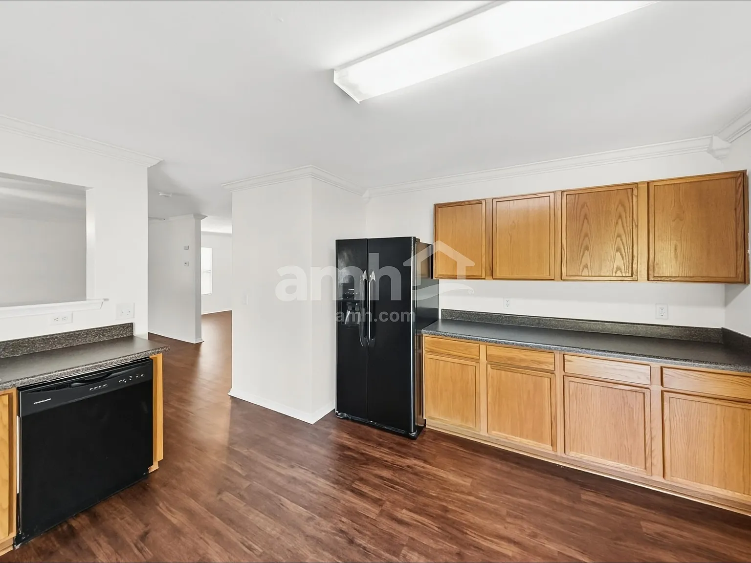 4 bed, 2.5 bath, 3226 sqft, $2,465 — Photo 4
