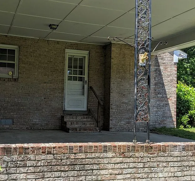 318 Jasper Ln — Photo 12