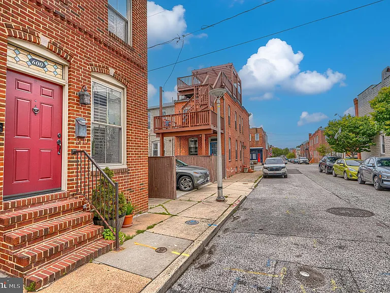 600 S Robinson St — Photo 22