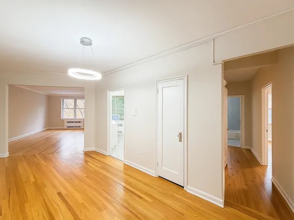 915 East 17th Street image 5 of 12