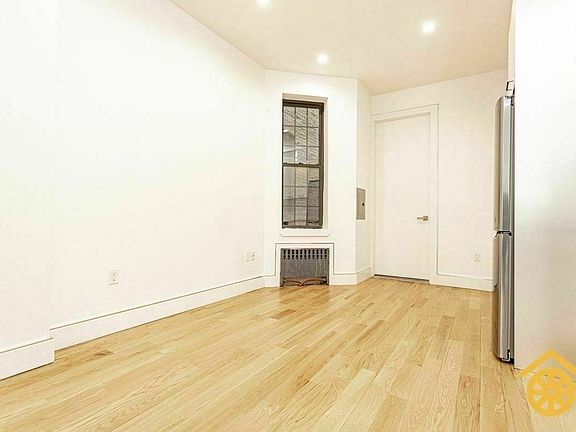 3rd image of 1154 Gates Ave #1CC