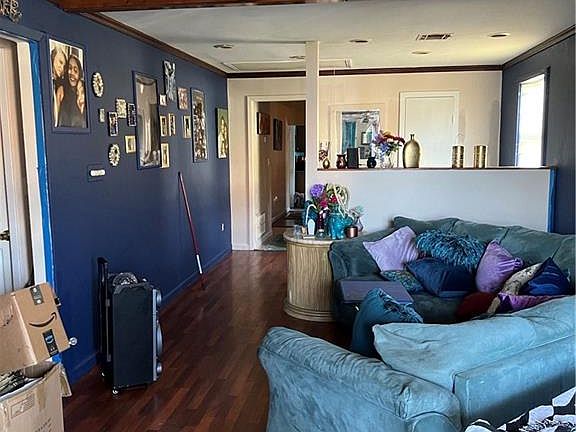 3rd image of 2640 Clover St