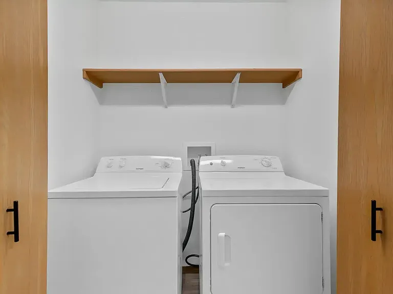 Tamarack Gardens-Fox Hills Apartments LLC — Photo 10