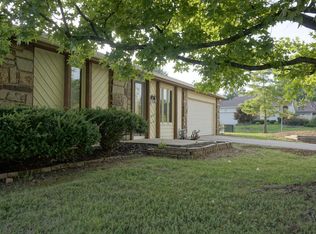 2152 E Regency Pl, Springfield, MO 65804