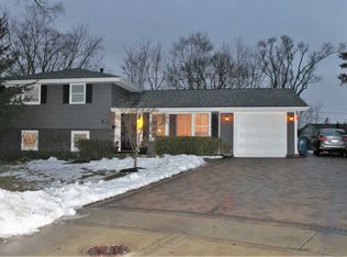 1517 Harvard Cir, Schaumburg, IL 60193