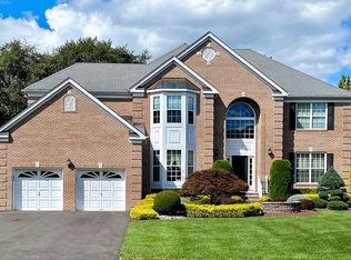 11 Elena Ct, Monroe Township, NJ