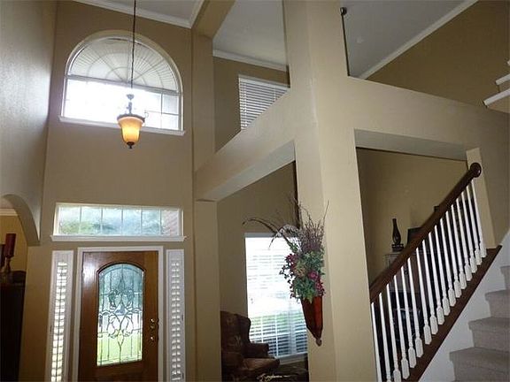 4th image of 4002 Lord Byron Cir