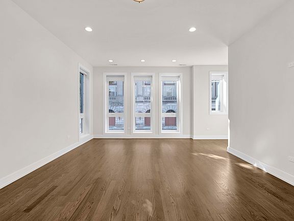 2nd image of 2246 W Jackson Blvd #2
