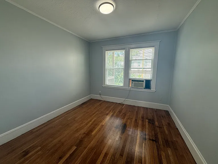 139 Lawton Ave #9 — Photo 6