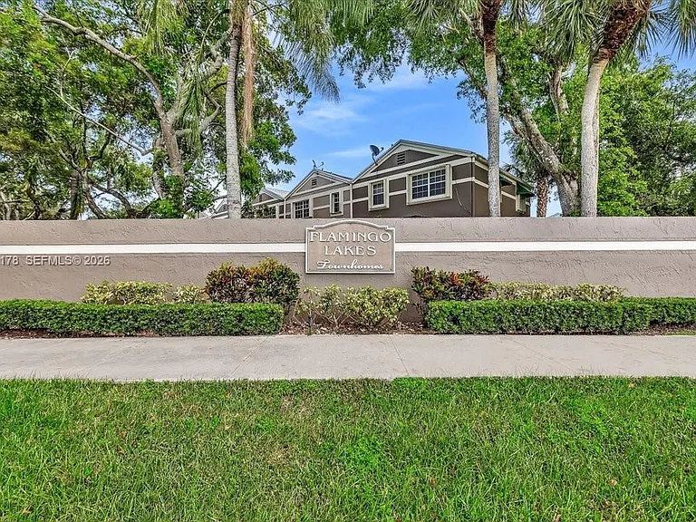 12370 SW 52nd St — Photo 4