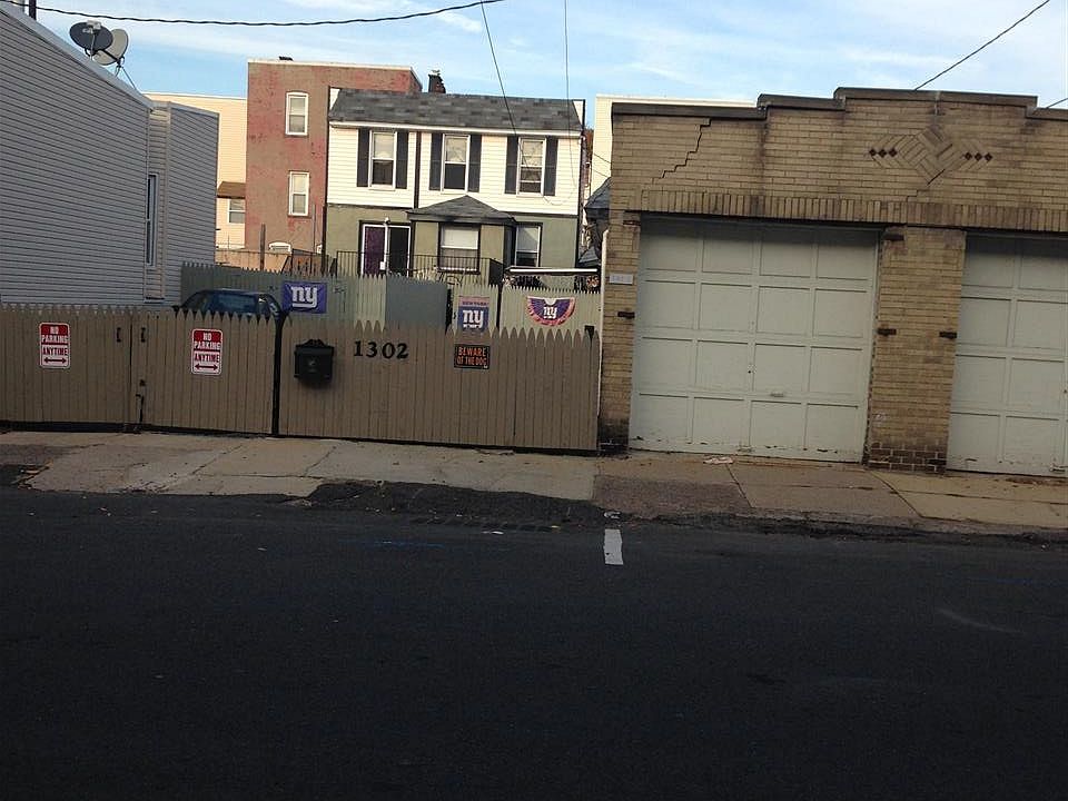 2nd image of 1302 8th St
