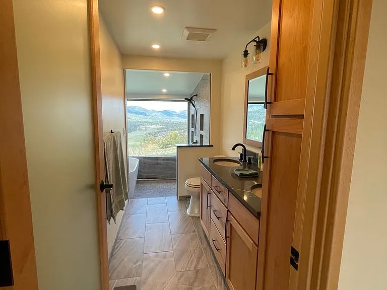 2103 Little Applegate Rd — Photo 29
