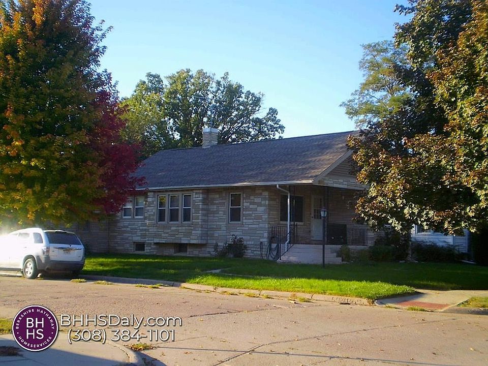 1st image of 326 S Sycamore St