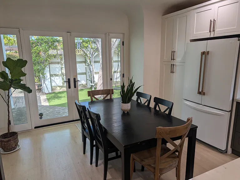 8339 Holy Cross Pl — Photo 12