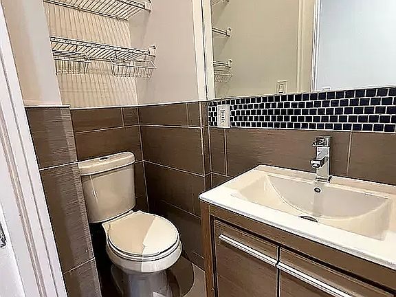 4th image of 314 Carroll St #2EF