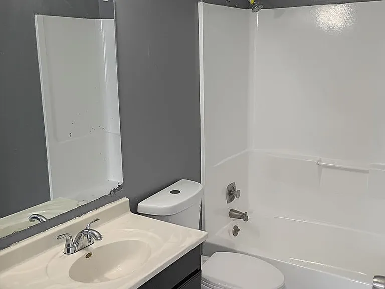 Oak Apartments in Kenosha — Photo 14