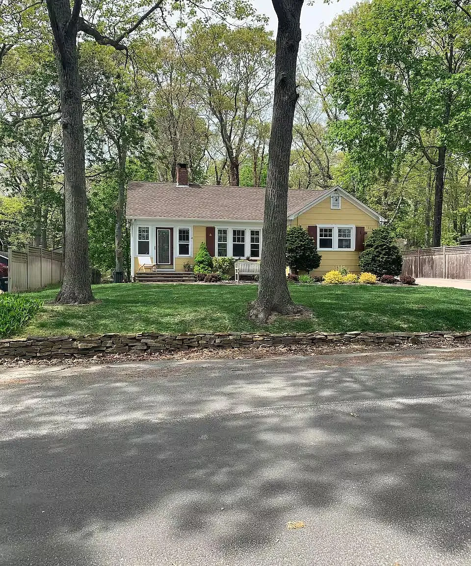 3 bed, 1.0 bath, 1224 sqft, $4,200 — Photo 1