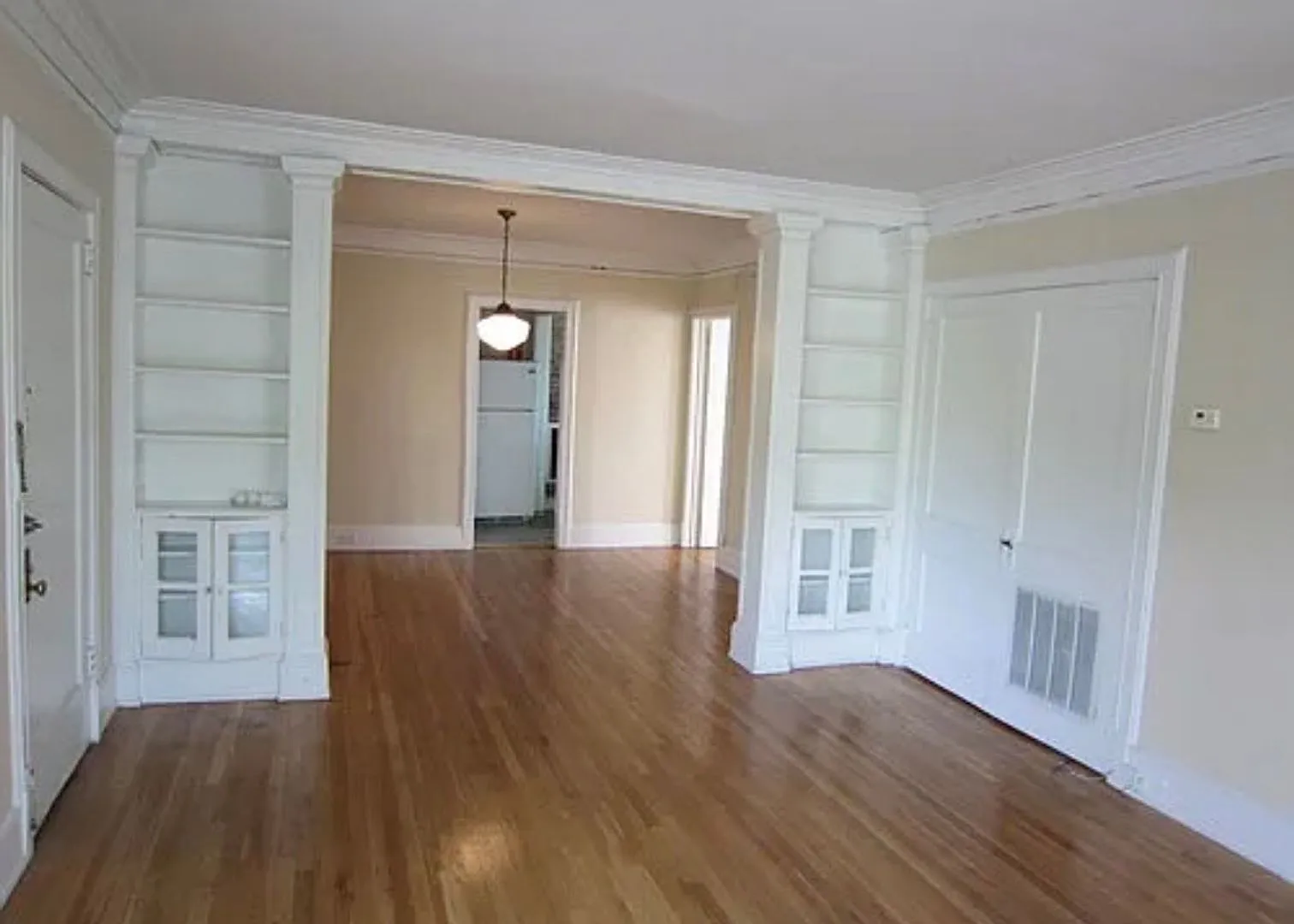 Historic and Charming 2br with view of the Park, Great Location — Photo 2