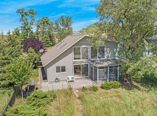 20056 N Shore Dr, Spring Lake, MI 49456