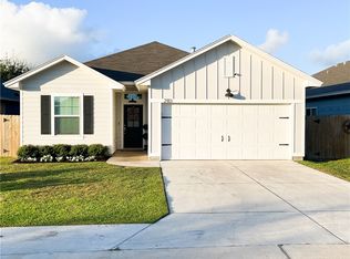 2113 Lighthouse Lake Ln, Aransas Pass, TX 78336