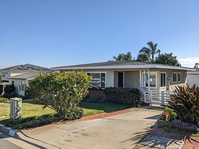 4135 Hill St — Photo 1