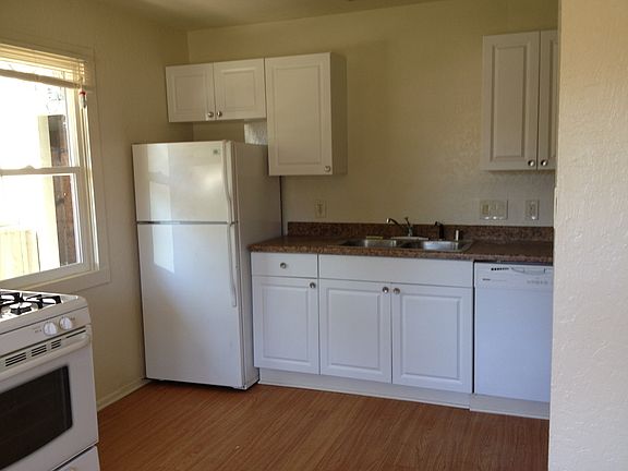 3rd image of 1845 Vine Ln
