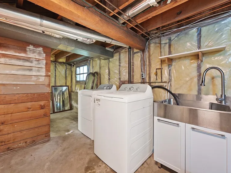 3079 Crown St — Photo 21