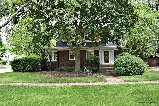 639 Newton Ave photo 1