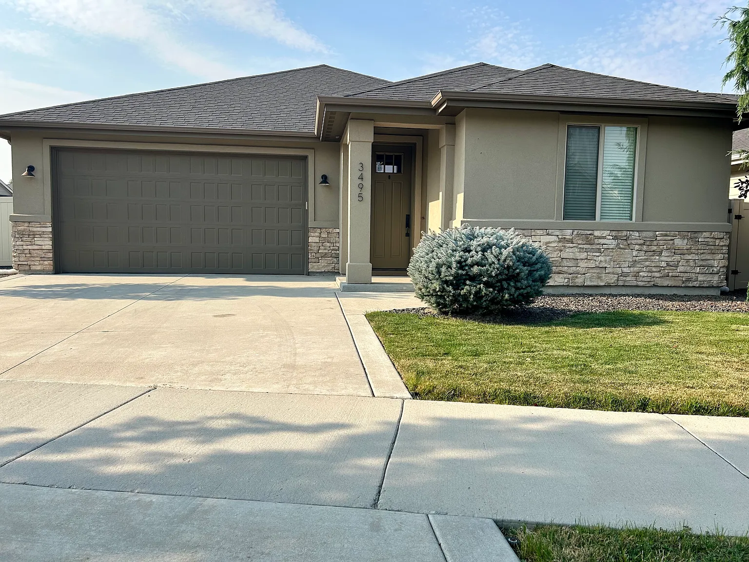 3 bed, 1702 sqft, $2,500 — Photo 1