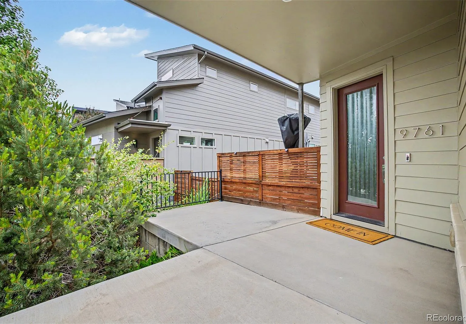4 bed, 3.5 bath, 3068 sqft, $4,095 — Photo 2