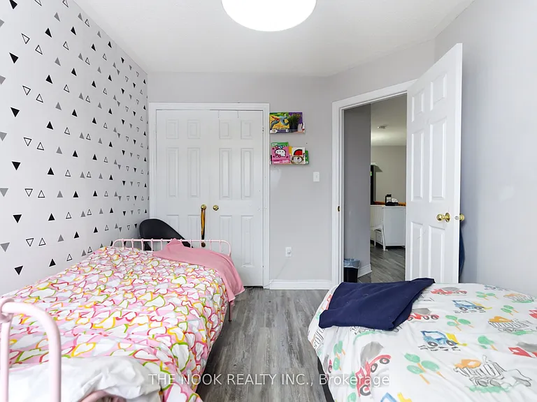119 Brownstone Cres — Photo 24