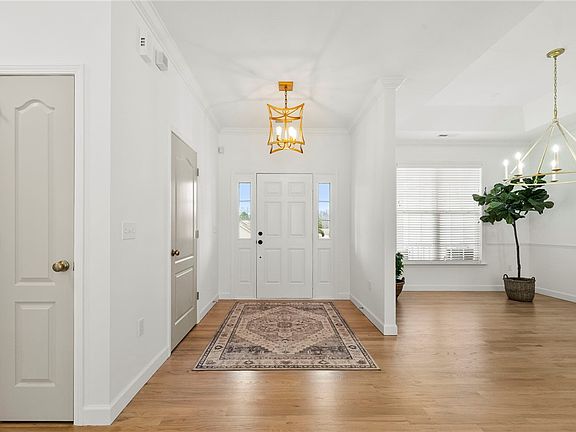 5th image of 104 Josh Ct