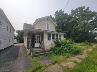 524 W 52nd St, Ashtabula, OH 44004