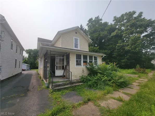 524 W 52nd St, Ashtabula, OH 44004