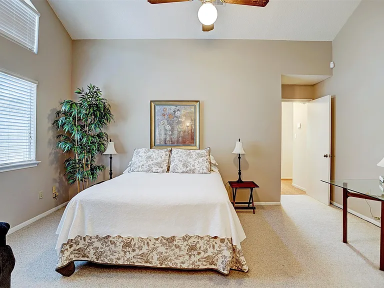 12 Fairmeade Bend Dr — Photo 22