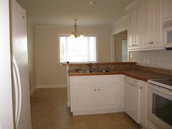 5th image of 203 Partridge Ln
