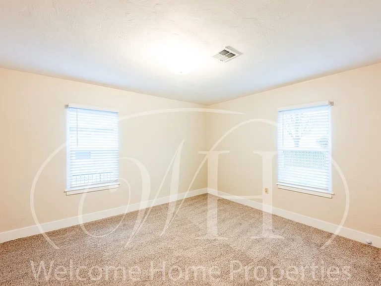 24 NE Ash Ave — Photo 20