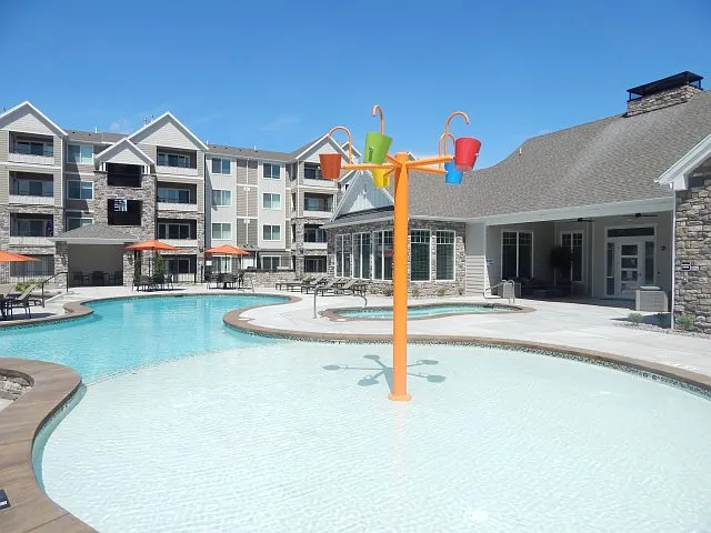 Seasonal splash-pad